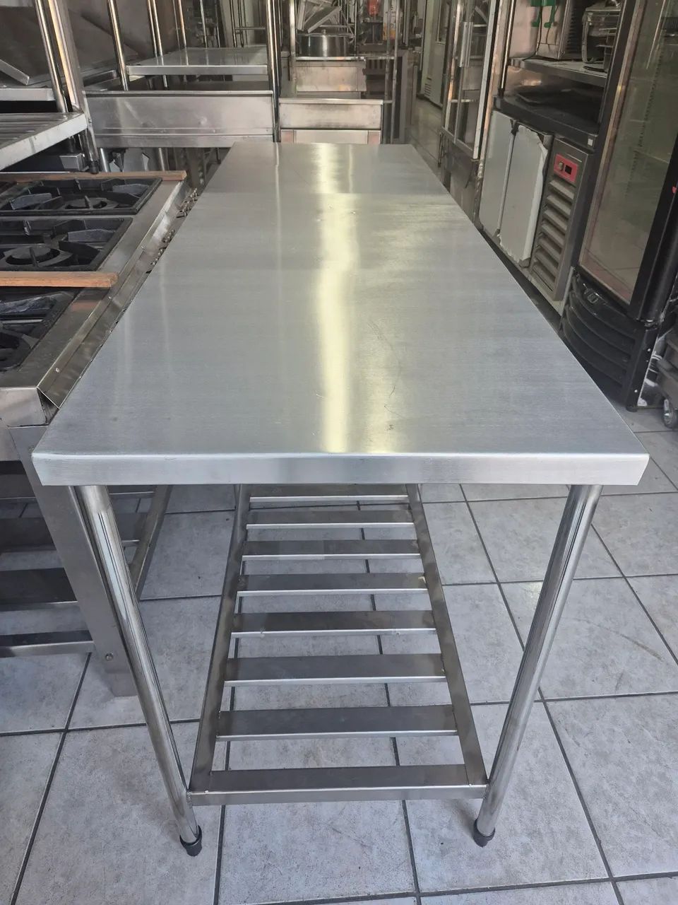 Mesa inox 304 com paneleiro gradeado  - Foto 3