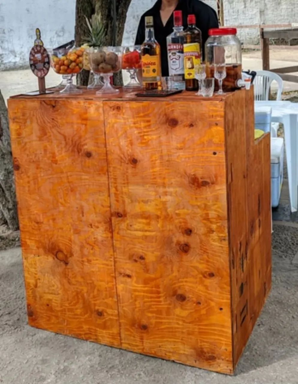 Balcão de madeira para bar ou eventos Itinerante desmontável 