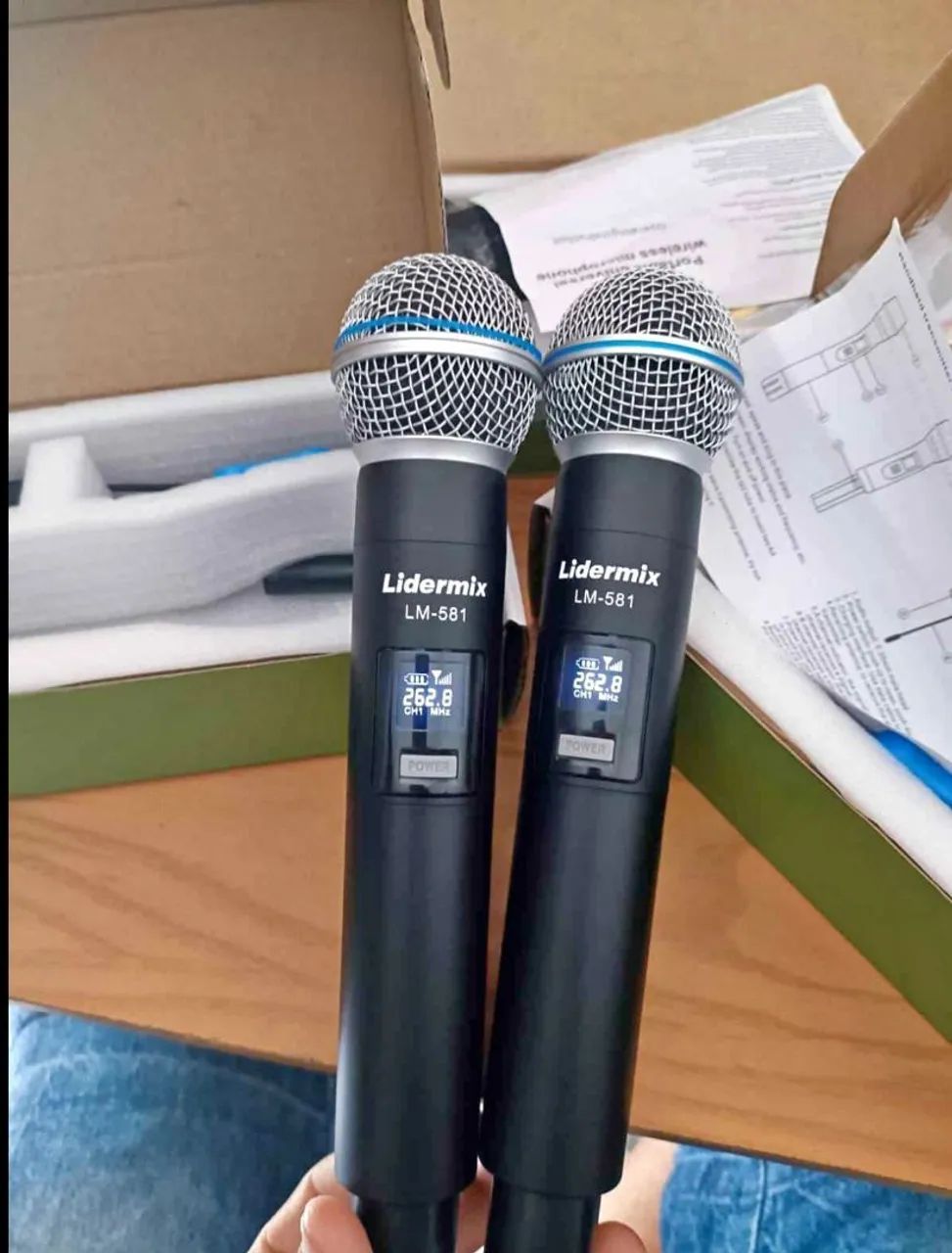 Microfone Sem Fio Duplo para Karaoke - Foto 2