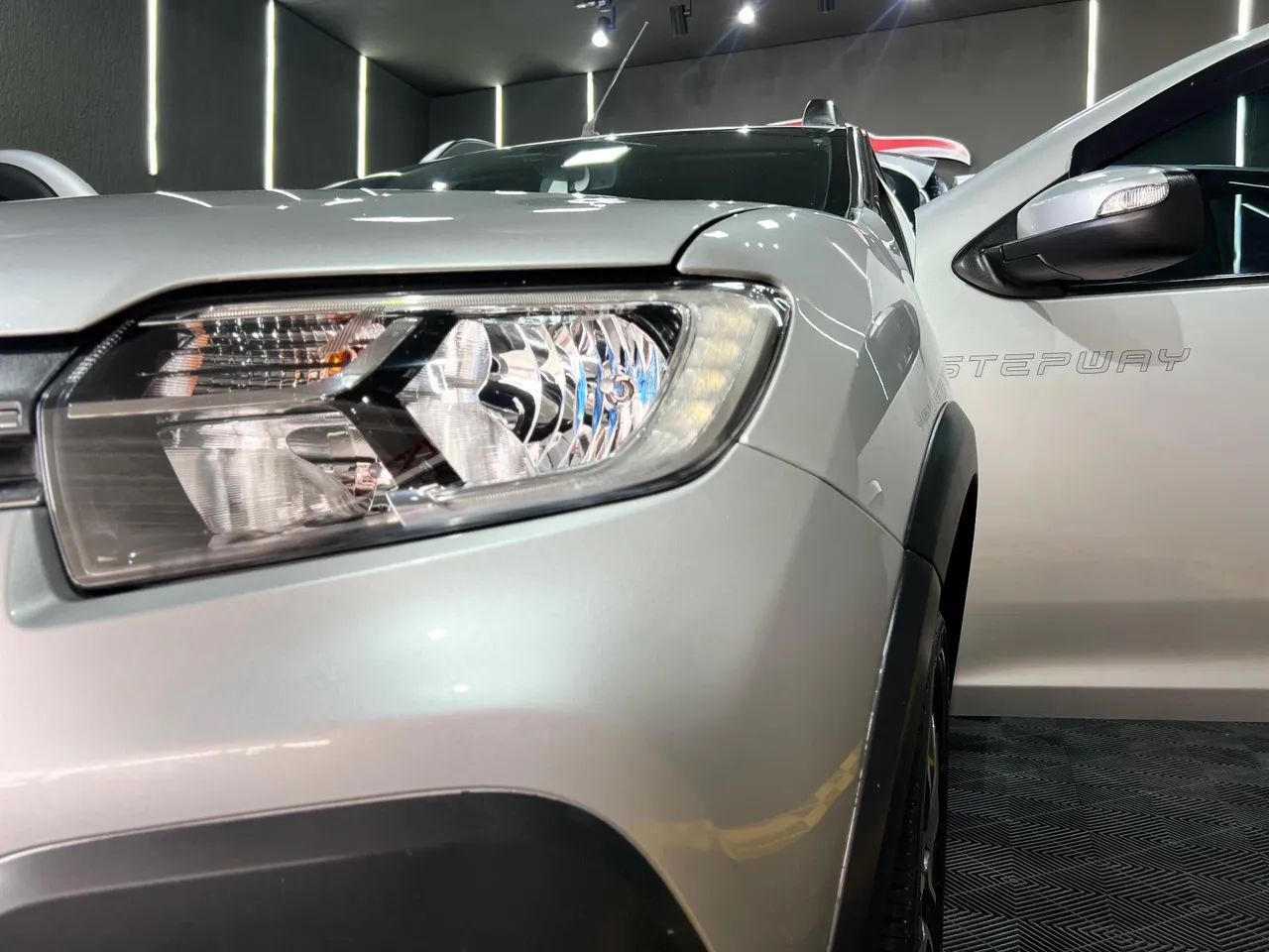 SANDERO STEPWAY 2020 ICONIC - Foto 3
