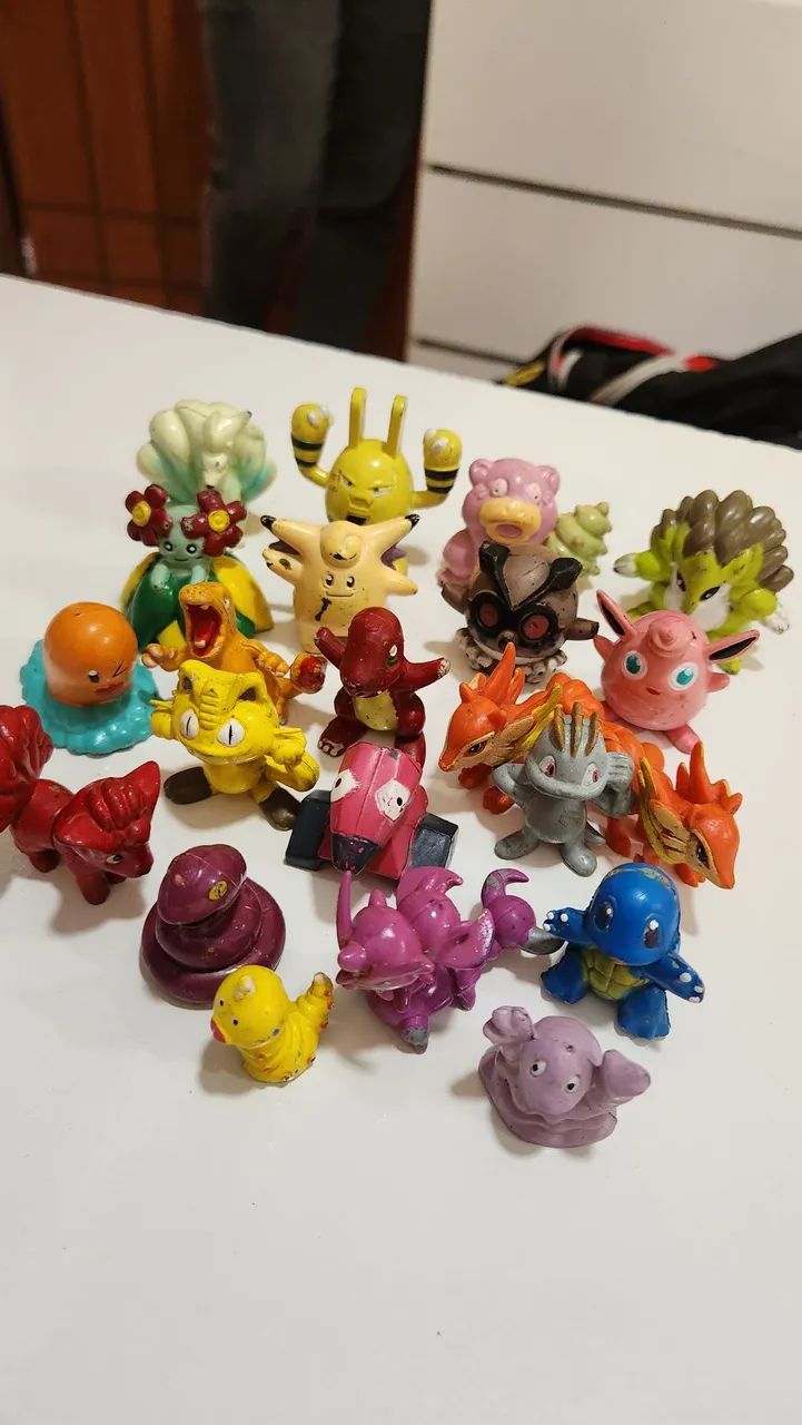 Lote miniaturas pokemón antigas