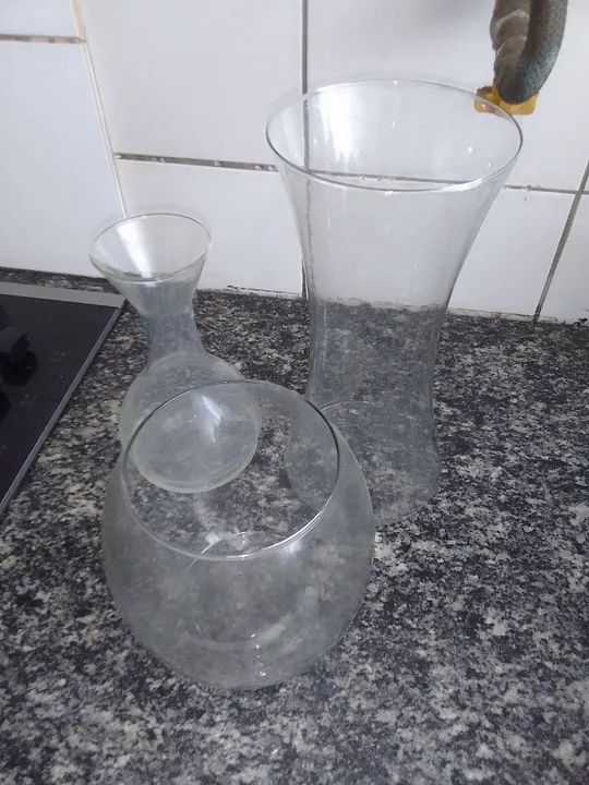 3 Vasos Decorativos de Vidro - Foto 2