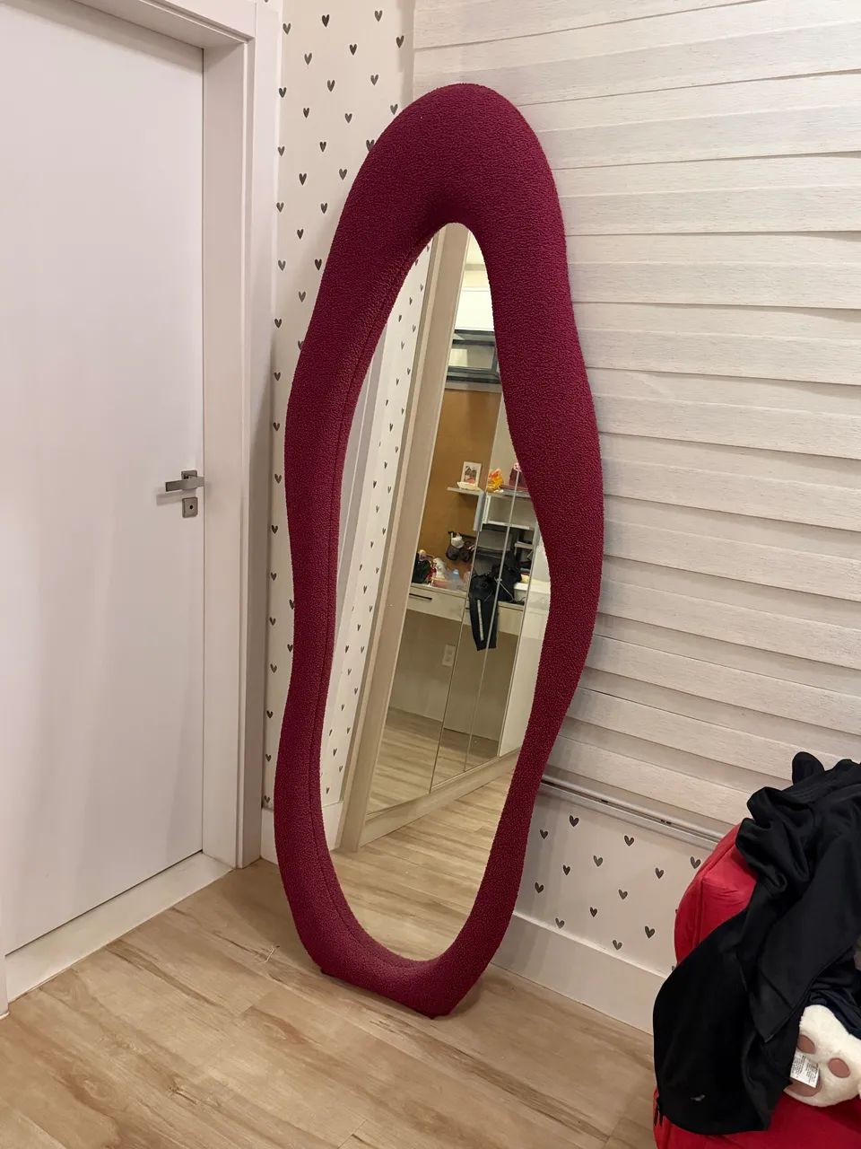 Sofá , espelho, poltrona 64728972272514124