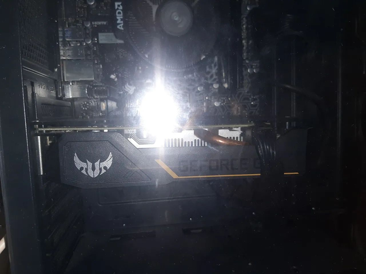 GTX 1650 ASUS TUF GAMING  - Foto 2