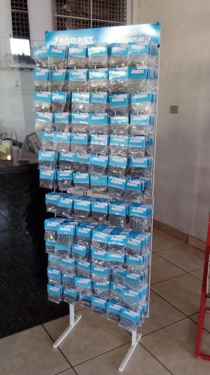 Parafusos Diversos com Expositor R $ 2.999.00 - Foto 4