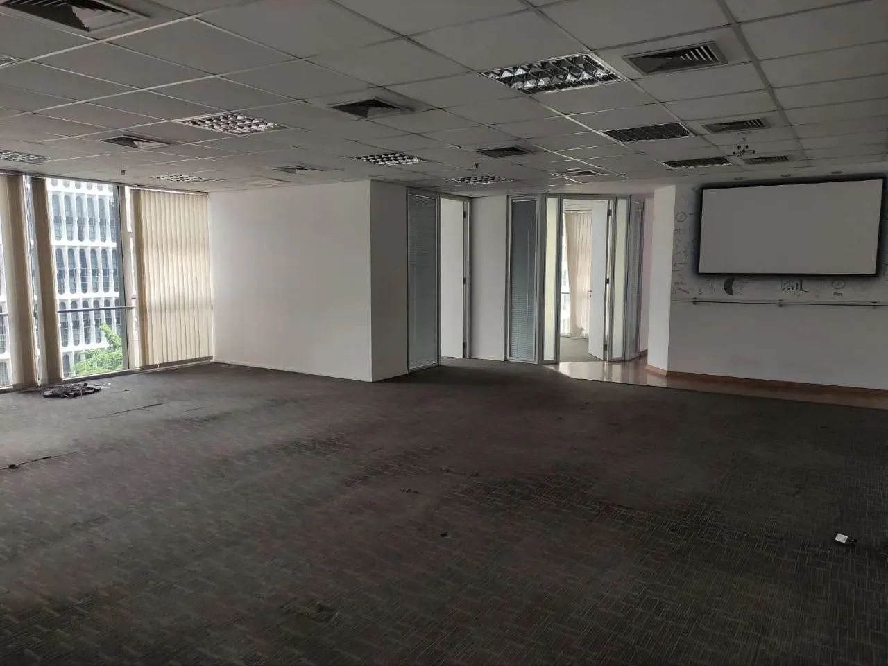 Laje comercial para venda ou locação na Avenida Paulista com 335m² e 8 vagas - Foto 2