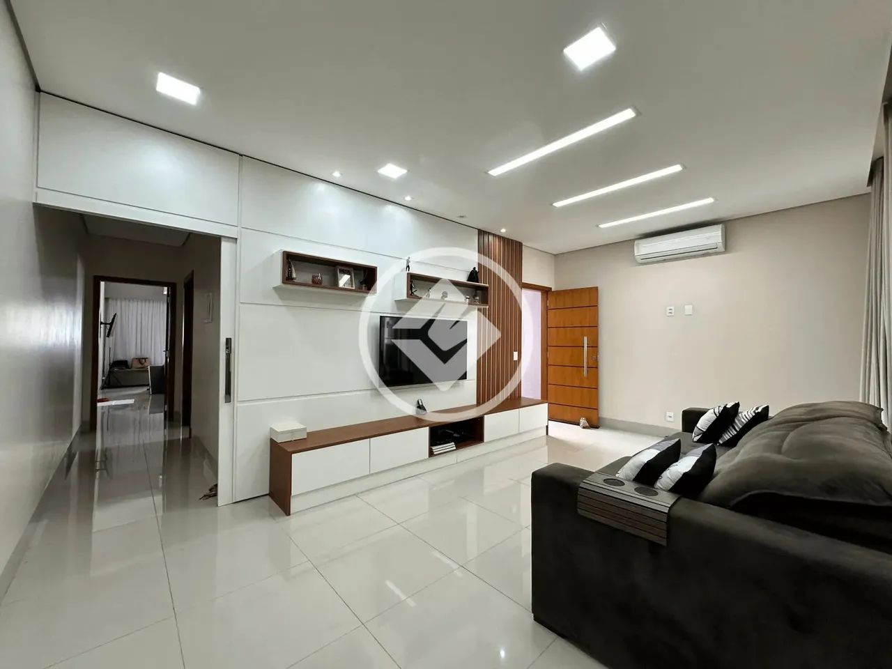 Casa a venda no Jardim Universitário- Com 2 Suítes Moveis planejados - Valor R$ 650.000,00