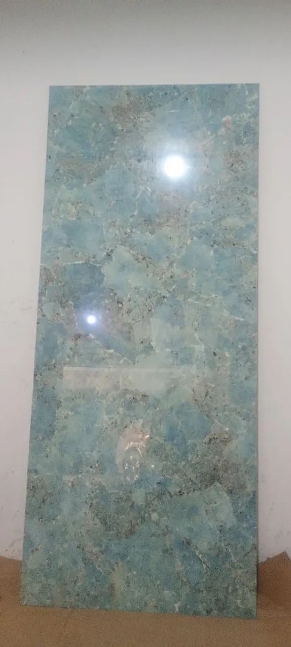 Vende-se uma pedra de revestimento