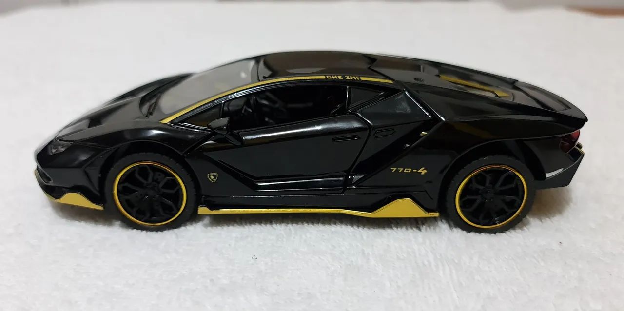 Carrinho miniatura Lamborguini Centenário LP770 escala 1/24 - Foto 2