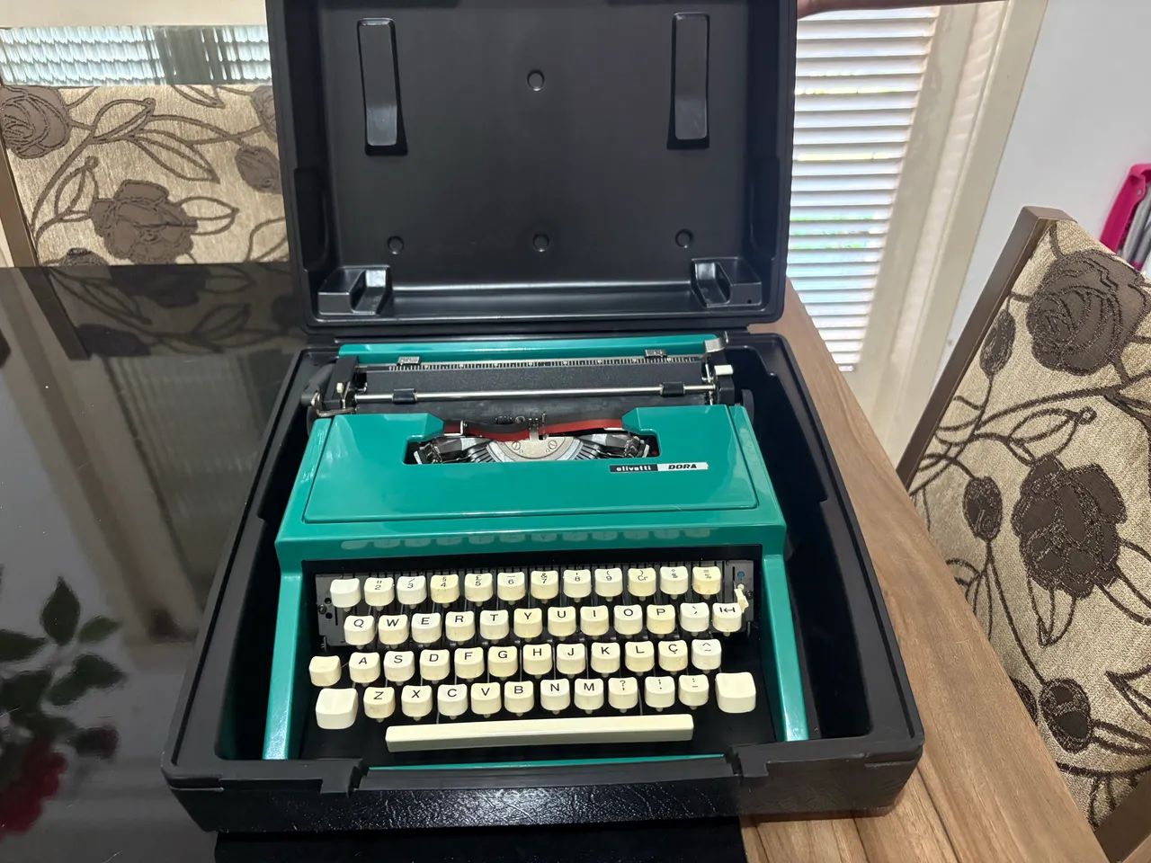 Máquina de datilografia Olivetti Dora - Foto 3