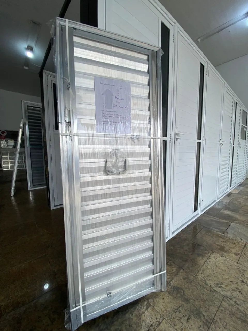 ÚLTIMAS ÚNIDADES - PORTA ALÚMINIO 1.60X60 - Foto 4