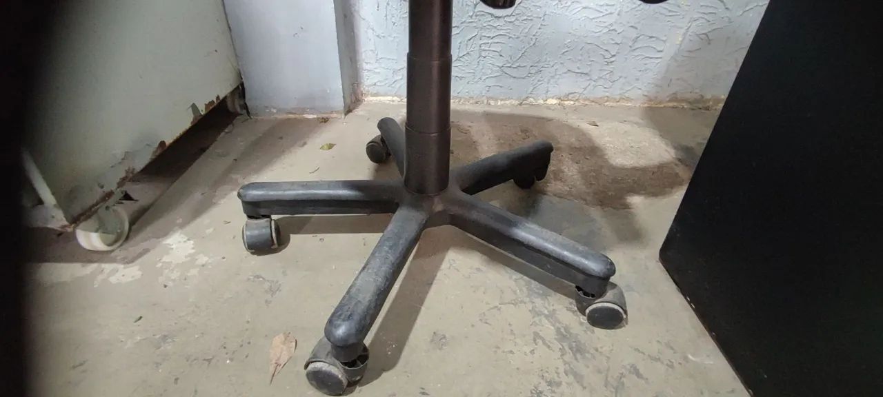 Cadeira de Escritório Ergonômica Preta - Foto 5