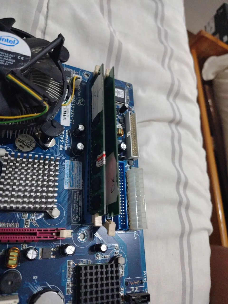 Placa mãe ddr 2 com 4 GB de ram com processador e cooler  - Foto 2