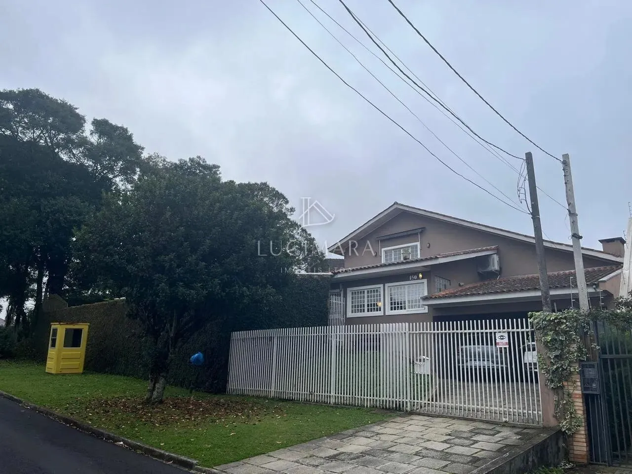CASA com 3 dormitórios à venda com 140m² no bairro Abranches - CURITIBA / PR