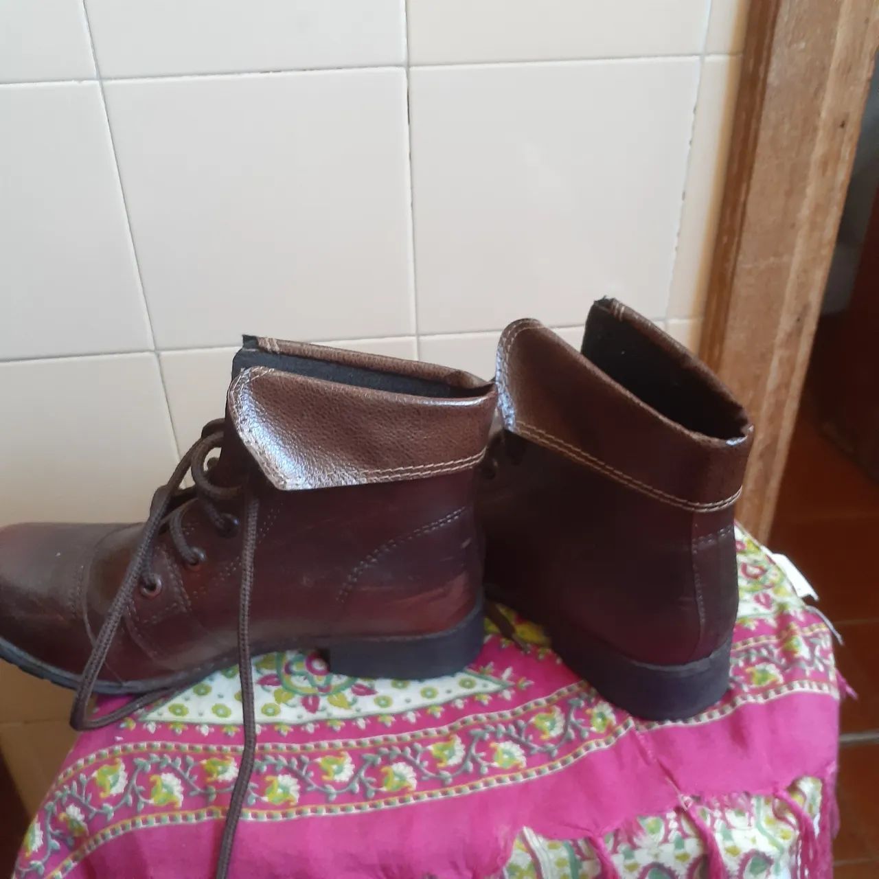 Bota de couro marrom Stylus - Foto 4