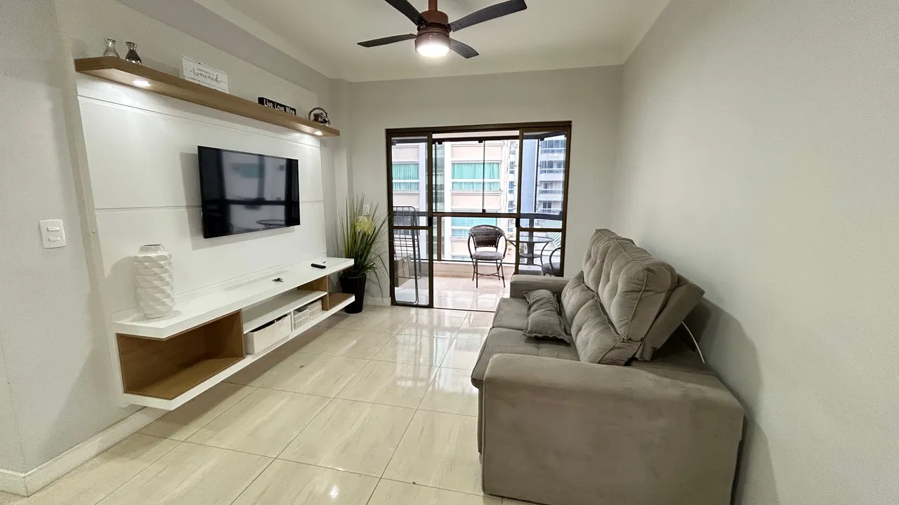Aluguel anual, na Meia Praia, perto da praia e comercio em geral