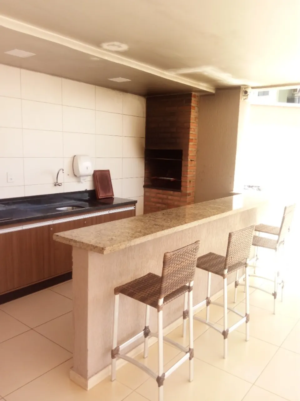 Vendo Apartamento Condomínio IPÊ, 5º Andar.