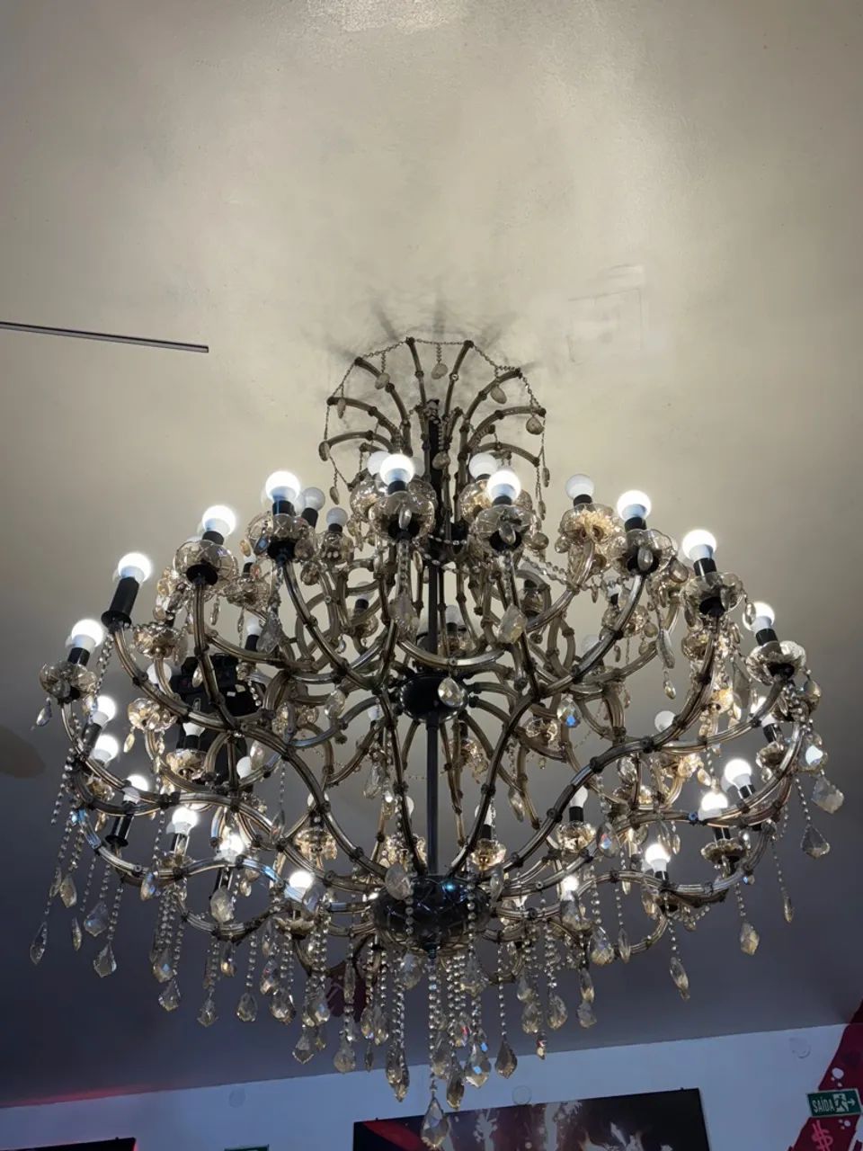 Lustre Clássico de Cristal 60 lâmpadas - USADO