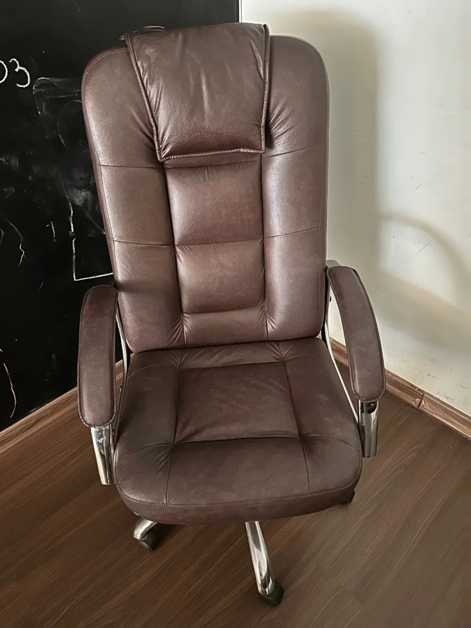 Cadeira presidente super resistentes  - Foto 2