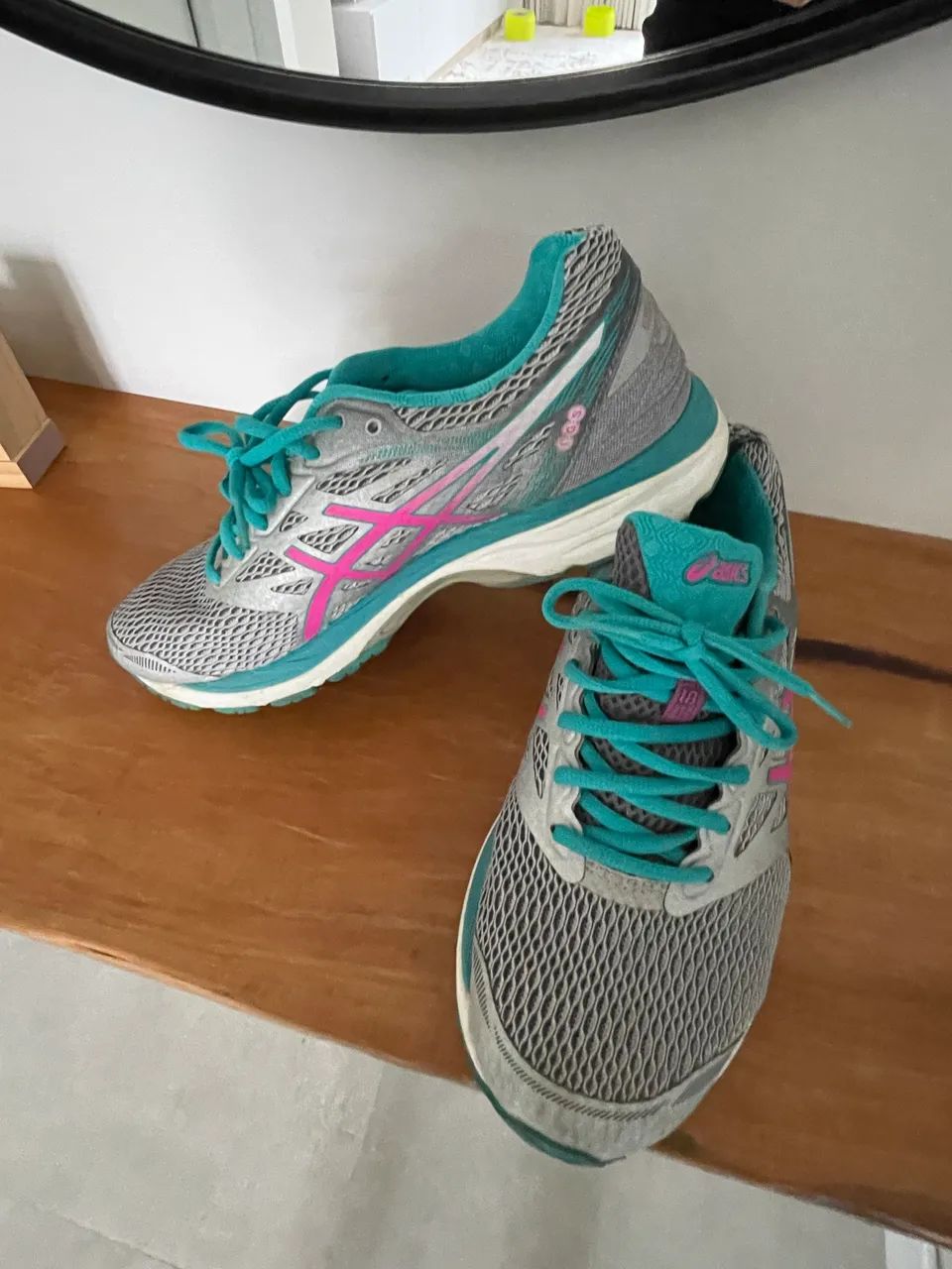 Tênis ASICS feminino 39