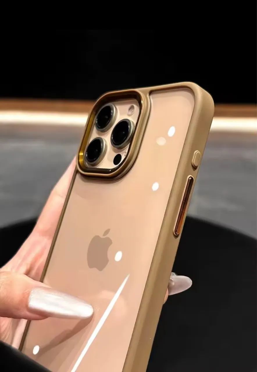 Capa case para IPhone 16 pro Max Transparente com Detalhes Dourados - Foto 3