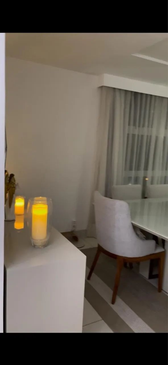 Conjunto de mesa e 6 cadeiras  - Foto 2