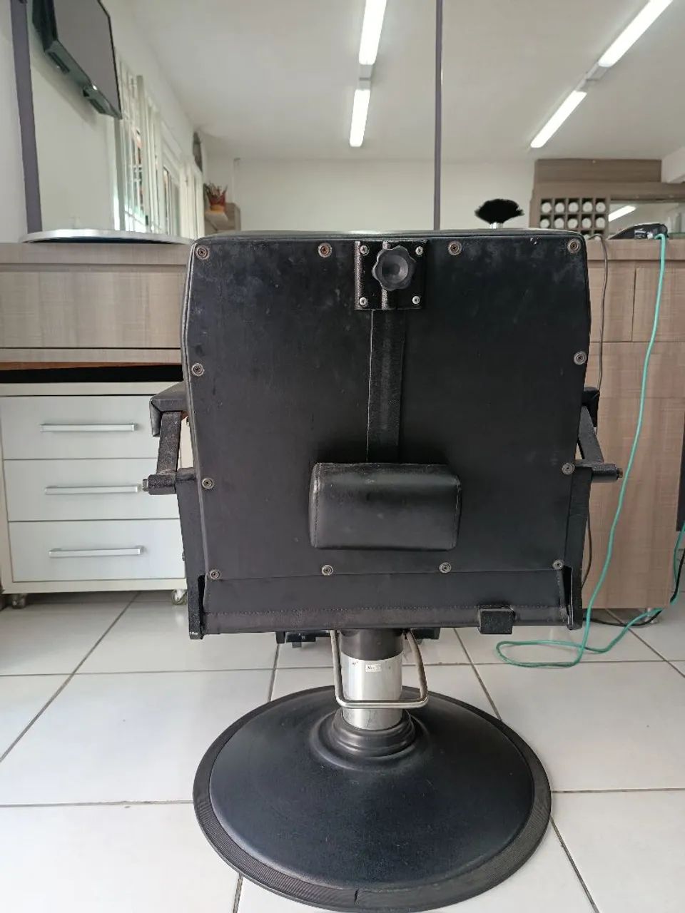 Cadeiras para Barbearia e salão de beleza. - Foto 2