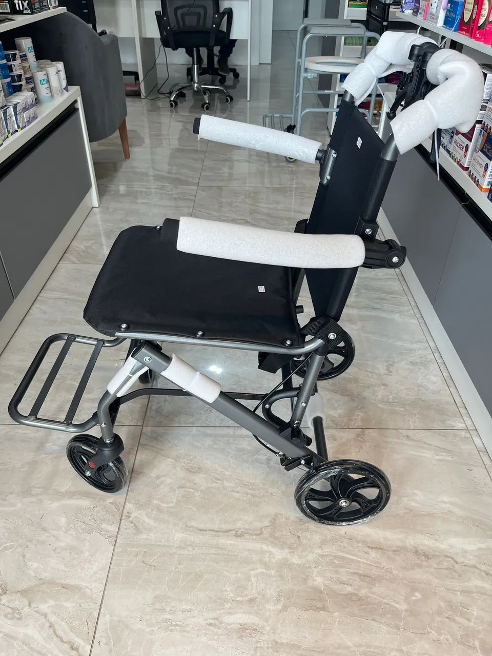 Cadeira de rodas dobrável 