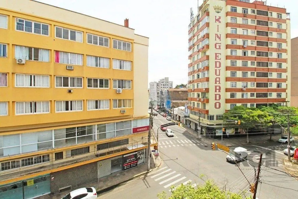 Vendo excelente apartamento com terraço na melhor localização do 4 Distrito. Apartamento d