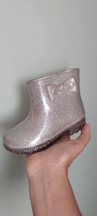 Bota infantil com glitter prata Calçados Infantis Sapê