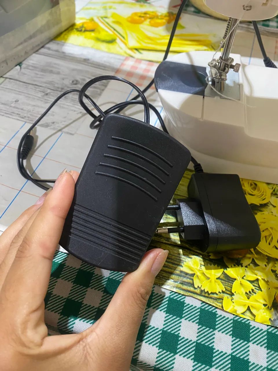 MINI MÁQUINA DE COSTURA - Foto 3