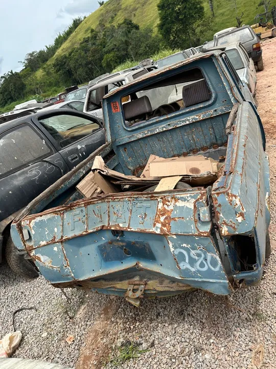 SUCATA PARA RETIRADA DE PEÇAS FIAT 147 1987