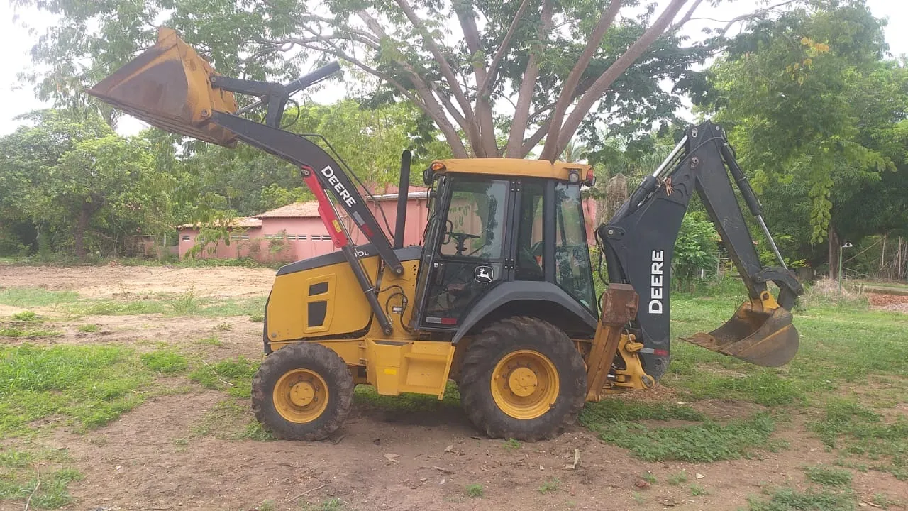 Retroescavadeira Jonh Deere