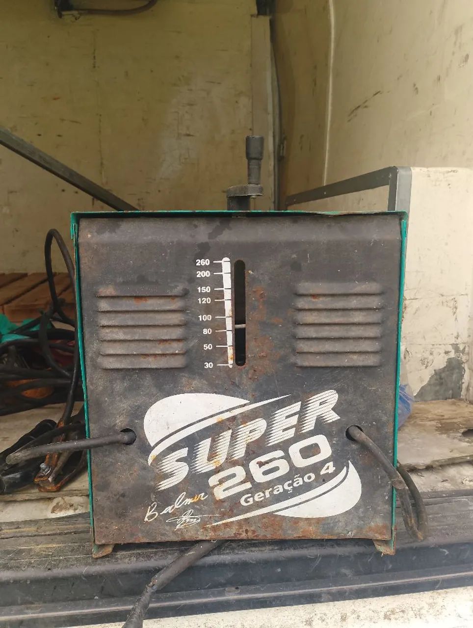 Professional welding machine. 260 amperes