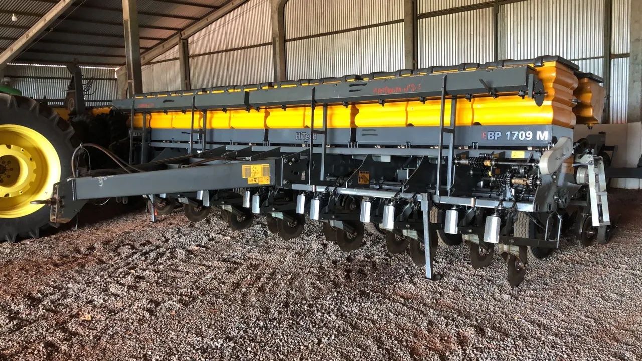 Plantadeira Valtras 15x50. Pipoqueira 15x50