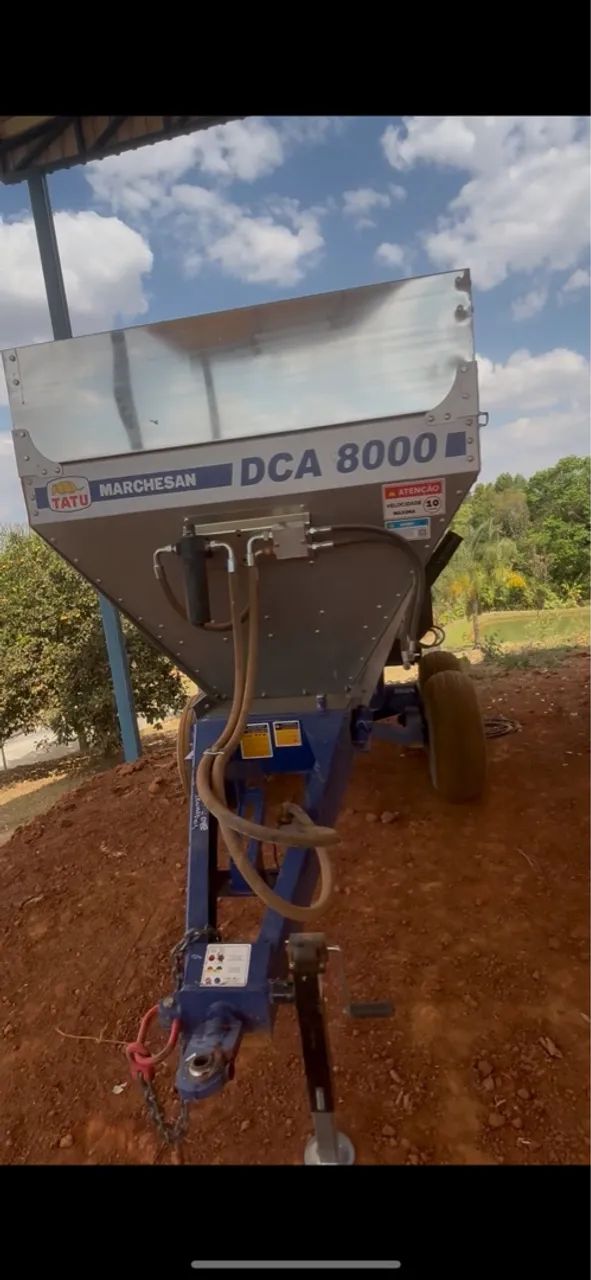 Distribuidor de calcário e adubo tatu