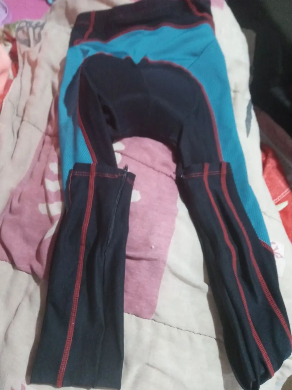 Calça p/ciclismo acochoda bem conservad - Foto 5