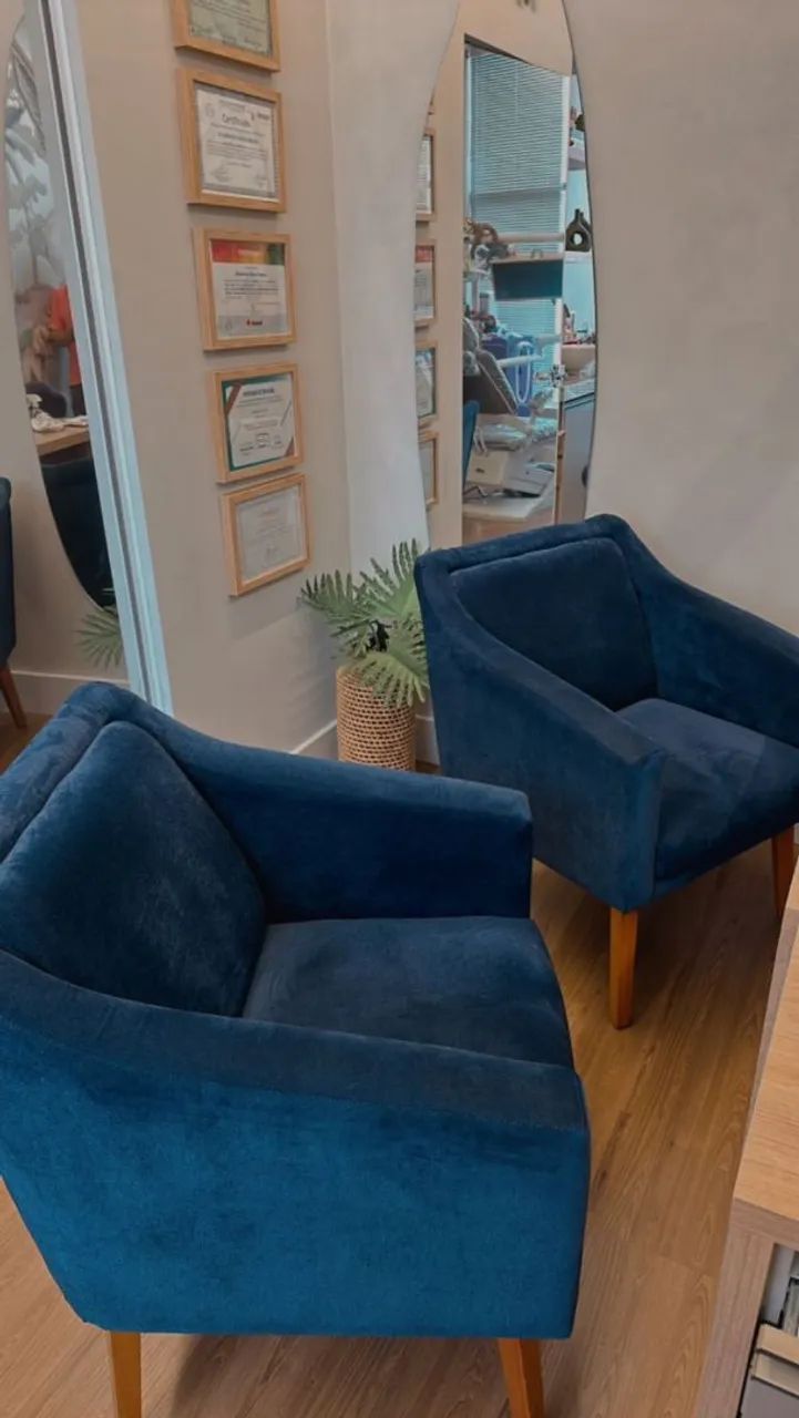 Poltronas Azuis de Veludo - Conforto e Elegância - Foto 2