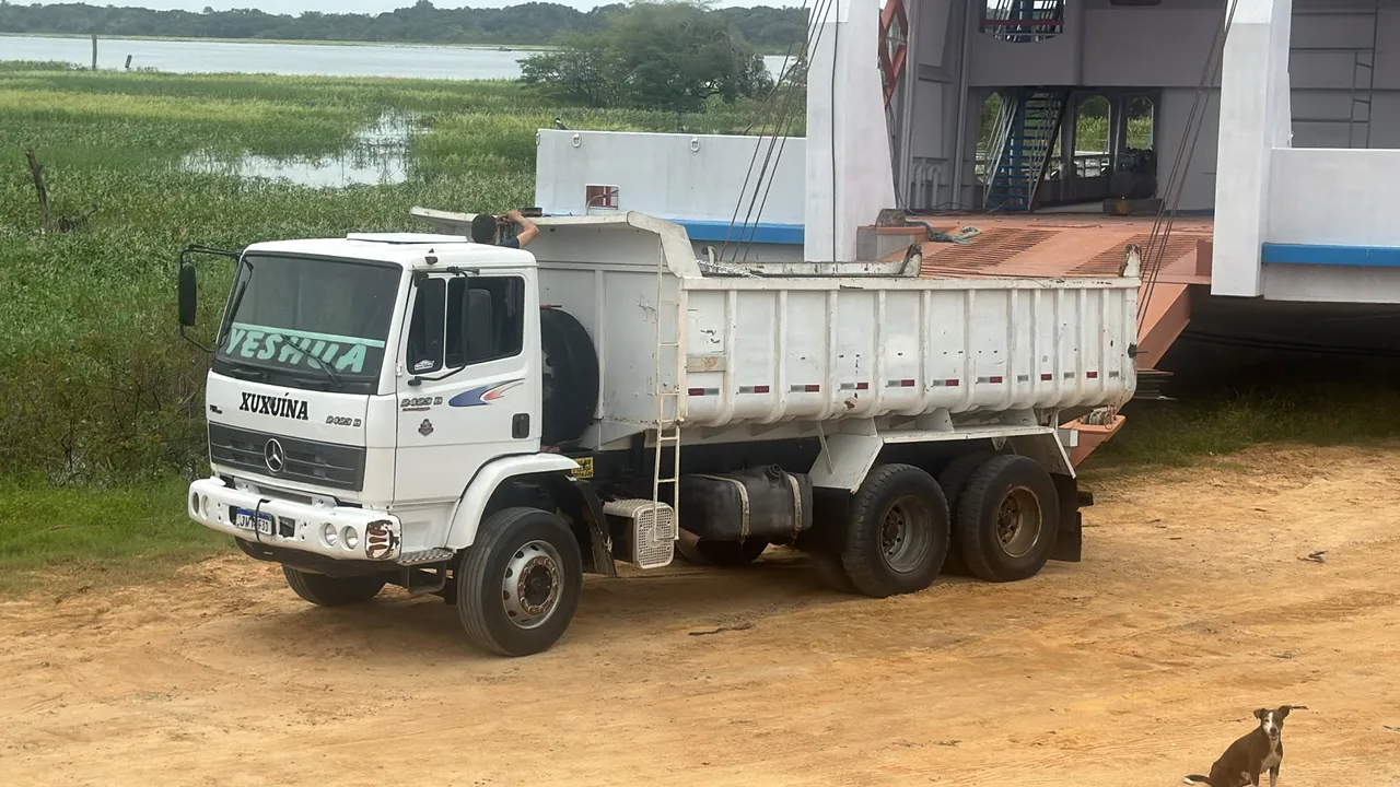 Caçamba 2423 Mercedes 6x4