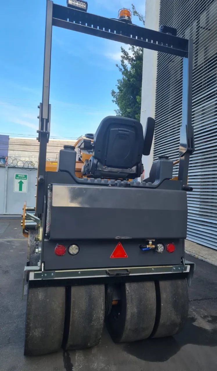 Rolo Compactador Misto Chapa Pneu Diesel Compac Power St4500 - Foto 2