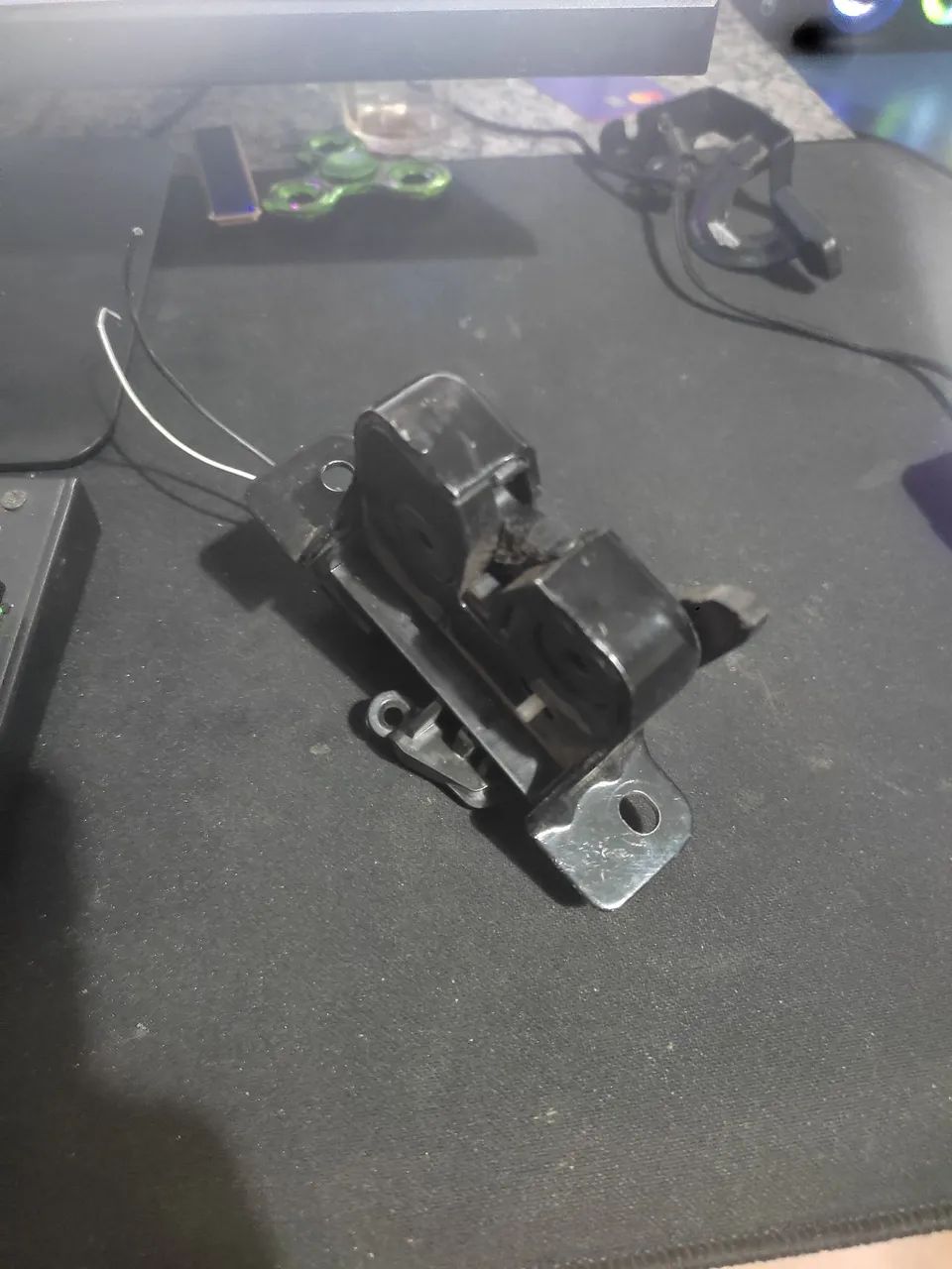 Fechadura Tampa Traseira Sandero 2014 a 2019 - Foto 4