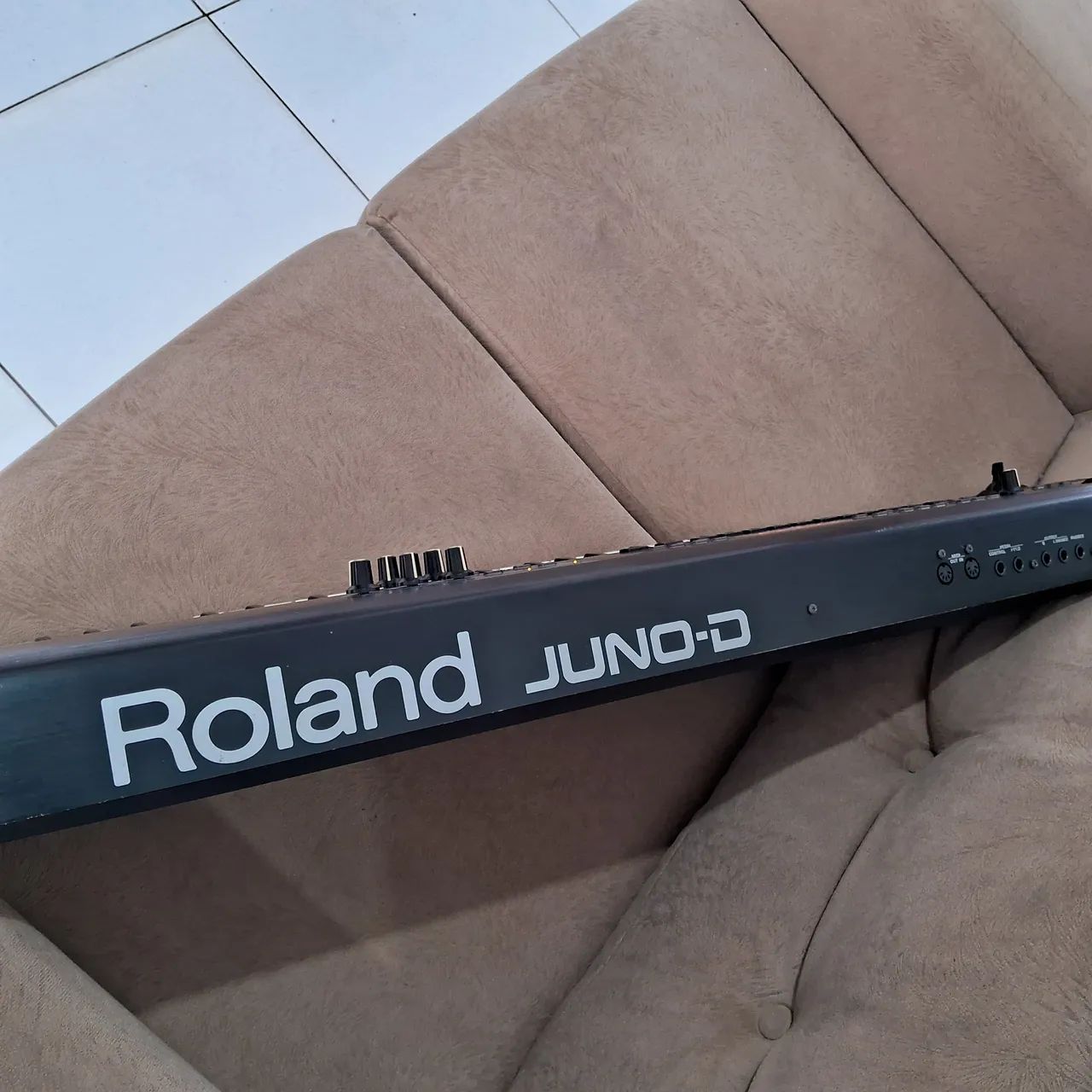 ROLAND JUNO-D  - Foto 3