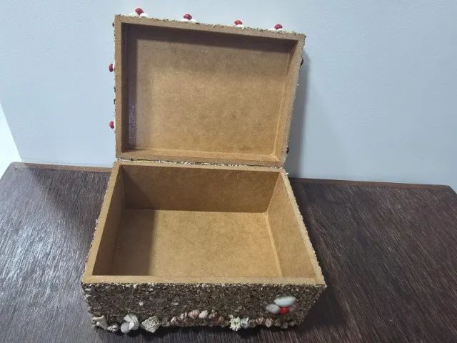 Baú trabalhado com conchas - Foto 2