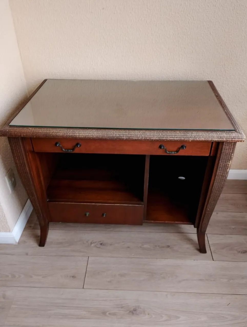 Mesa em rattan madeira maciça 
