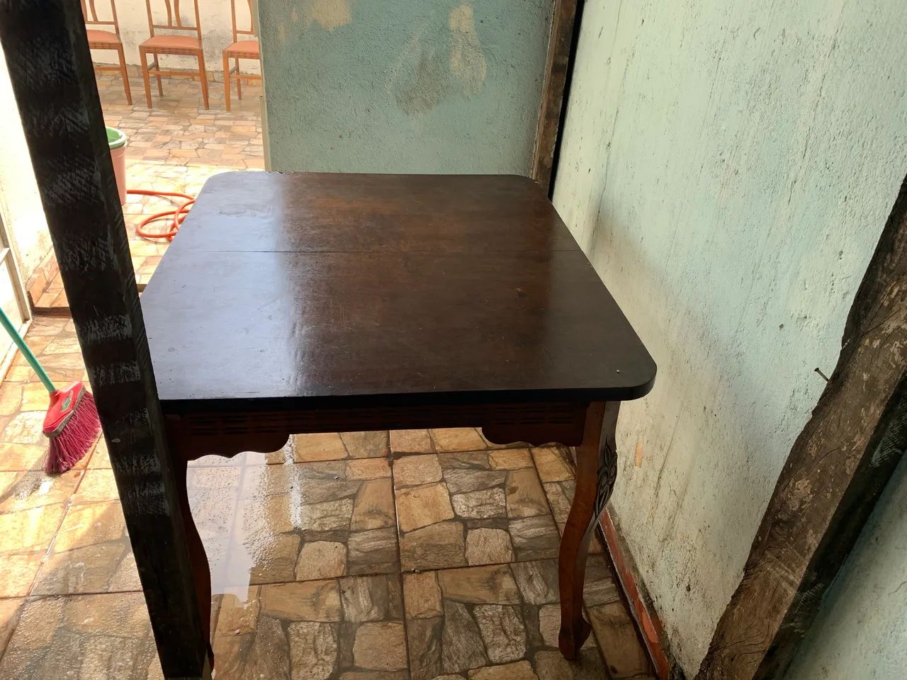 Venda de mesa com 6 cadeiras em madeira antiga  - Foto 5