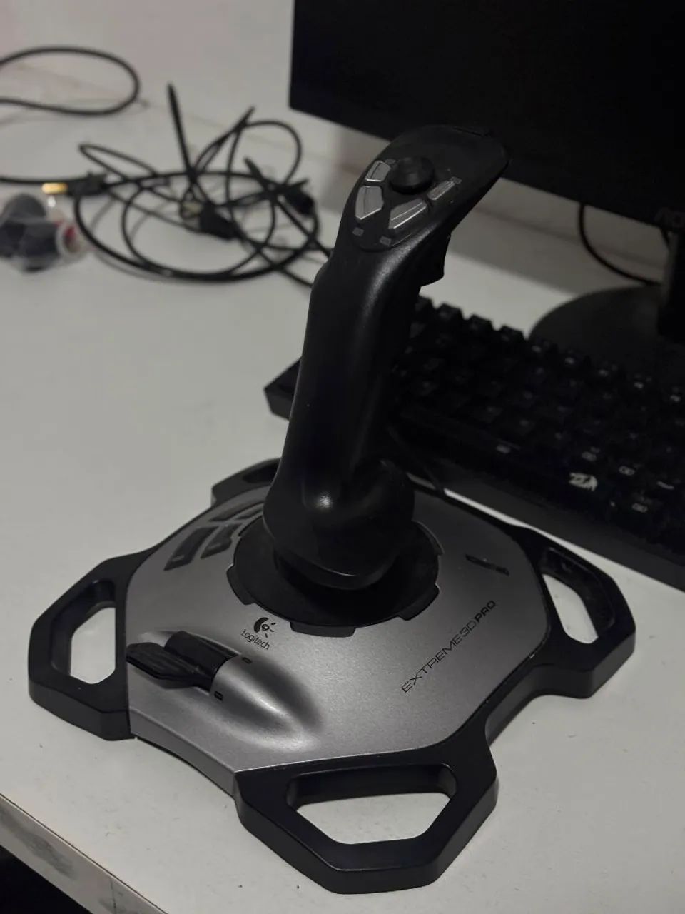 Joystick para flight simulator Logitech extreme 3d pro 