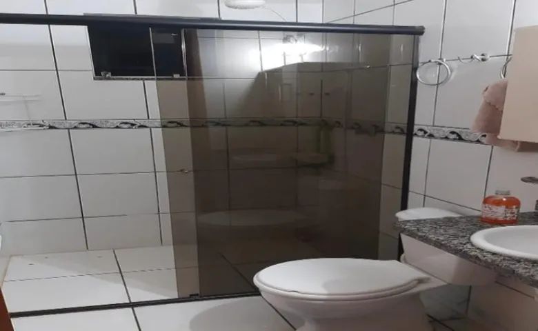 CASA COM ÓTIMA ESTRUTURA E QUINTAL GRANDE - Foto 2