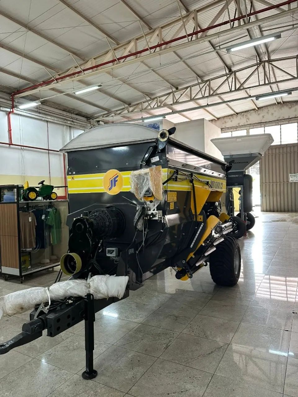 Vagão Misturador de Ração e Sal | Marca :JF | Mix 6000 -Novo