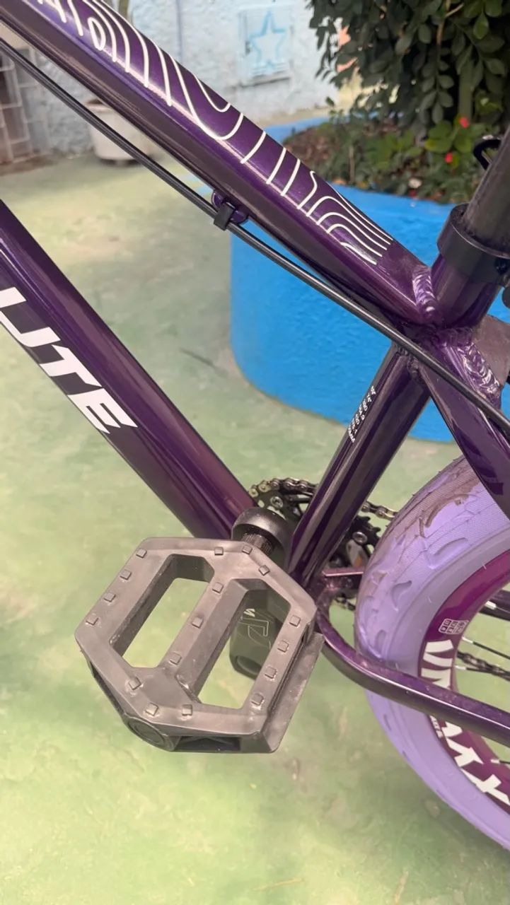 BICICLETA SEMI NOVA ARO 26 - USADA APENAS 3 VEZES - Foto 2