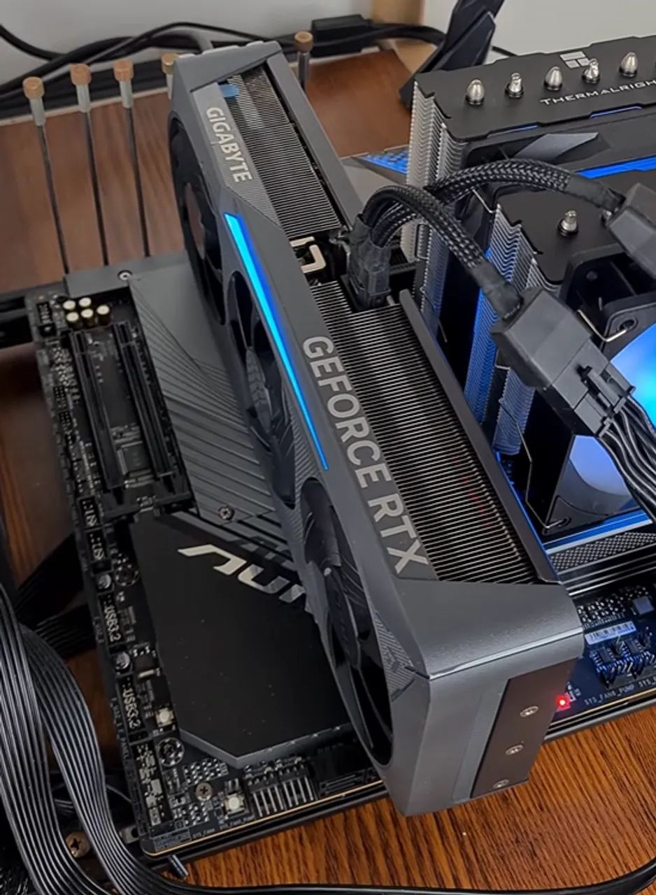 PLACA DE VIDEO RTX 5070 TRIPLE FAN EAGLE OC